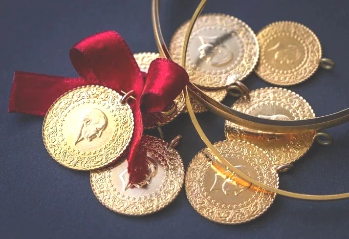 ANLIK ALTIN FİYATLARI SON DAKİKA 24 ŞUBAT 2026 (CANLI TAKİP) || Altın fiyatları düşüyor mu Bugün 1 gram altın, çeyrek altın, Cumhuriyet altını ve ONS altın alış - satış fiyatı ne kadar İşte altın fiyatları alış-satış ekranı